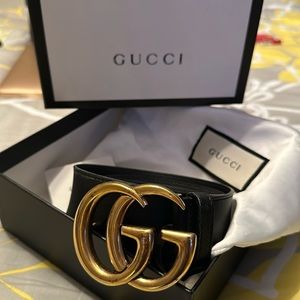 Women’s Gucci black leather belt, size 120/48